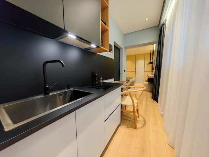 Tirane, jepet me qera apartament 1+1 Kati 3, 60 m² 600 € (9 Kateshet)