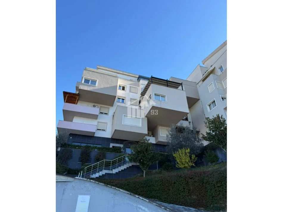 Tirane, shitet apartament 1+1 Kati 5, 97 m² 127.000 € (PRANË LIQENIT TË FARKËS)