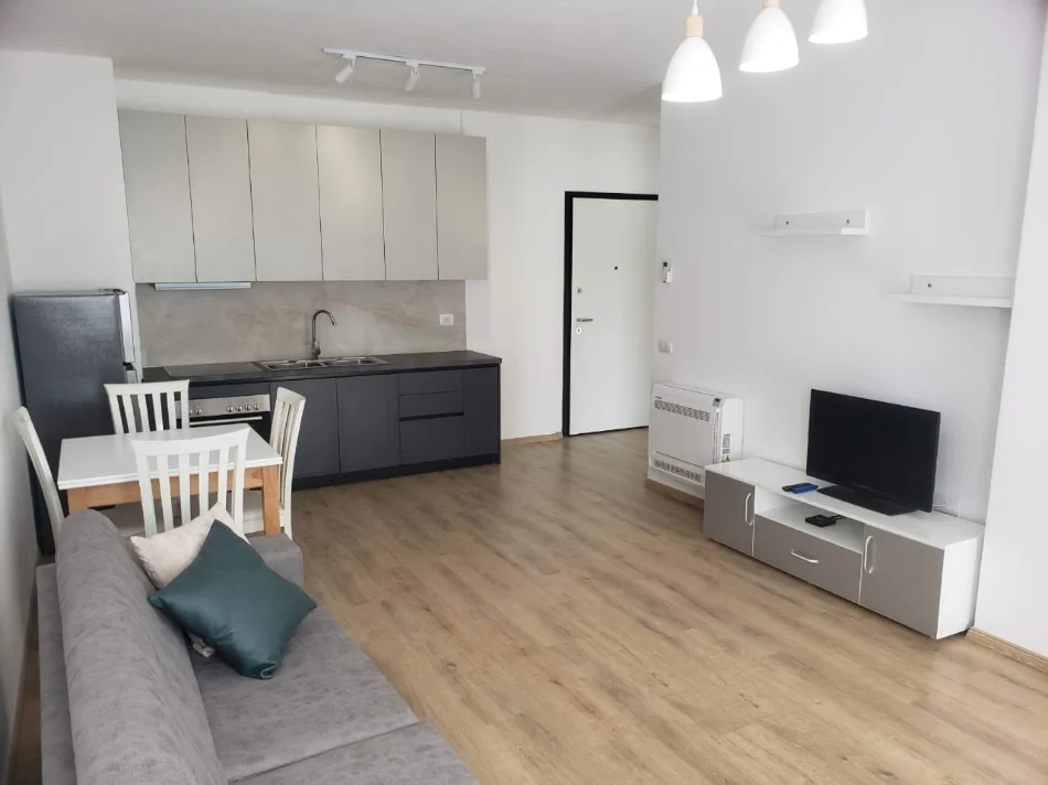 Tirane, jepet me qera apartament 1+1 Kati 2, 60 m² 600 € (Don Bosko)