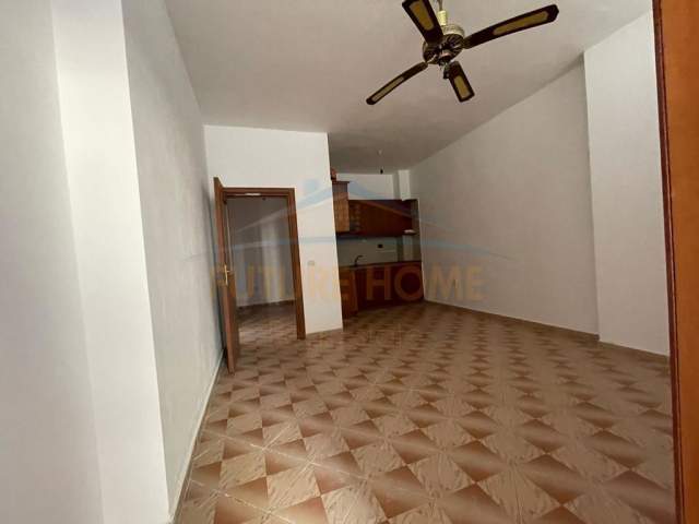 Durres, shitet apartament 2+1+BLK Kati 2, 68 m² 47.000 Euro (Shkembi i Kavajes)