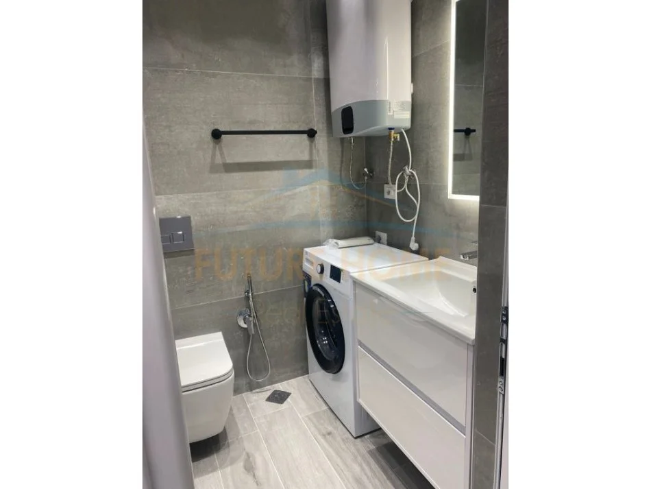 Tirane, jepet me qera apartament 1+1 , 450 € (Don Bosko)