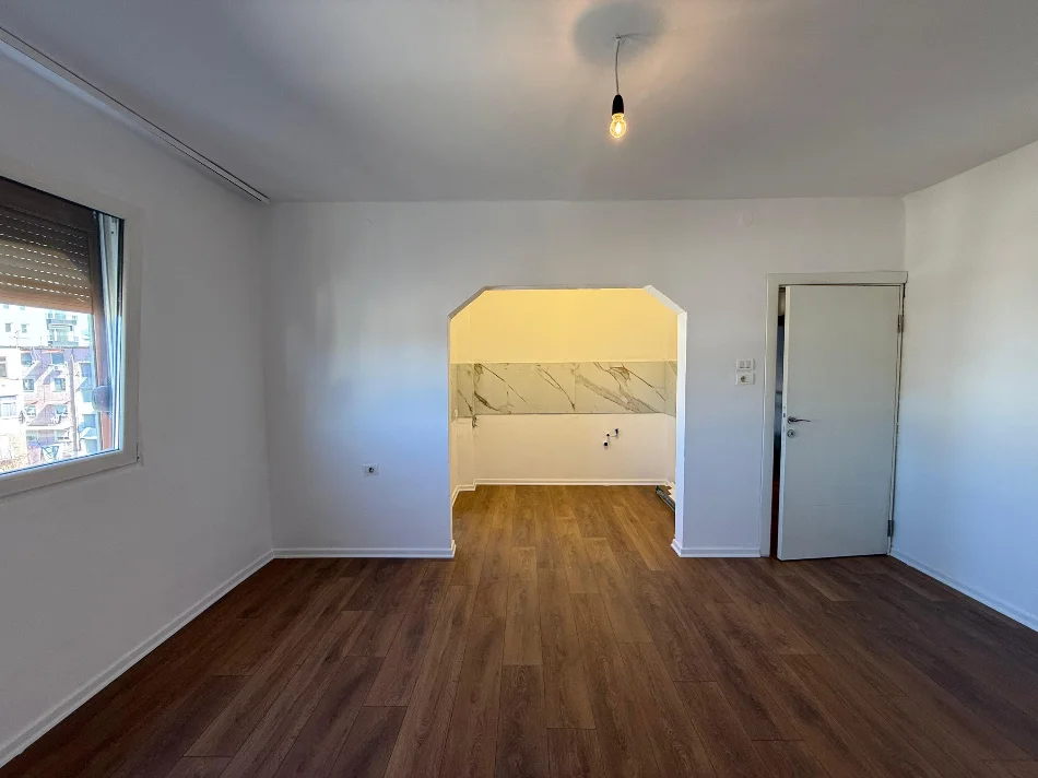Tirane, shitet apartament 1+1 Kati 5, 58 m² 93.000 € (Kongresi manastirit)
