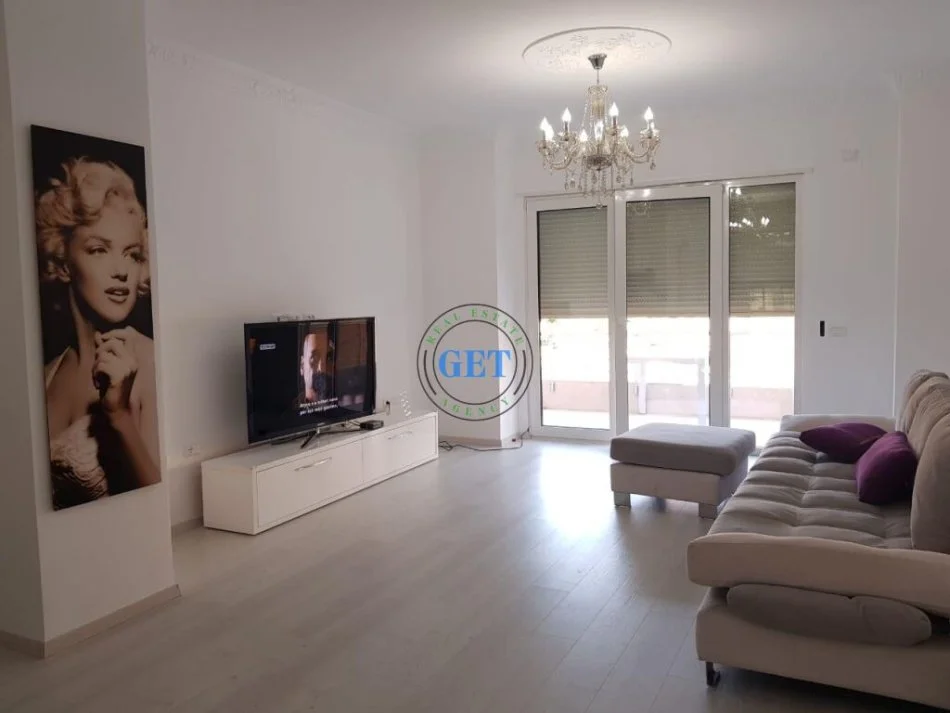 Durres, shes apartament 3+1 Kati 1, 161 m² 210.000 € (Qender, Durres)