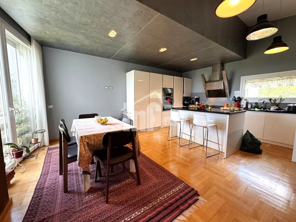 Tirane, jepet me qera Vile 2 Katshe , 249 m² 2.500 € ("LONG HILLS" RESIDENCE, 500 M NGA TEG)