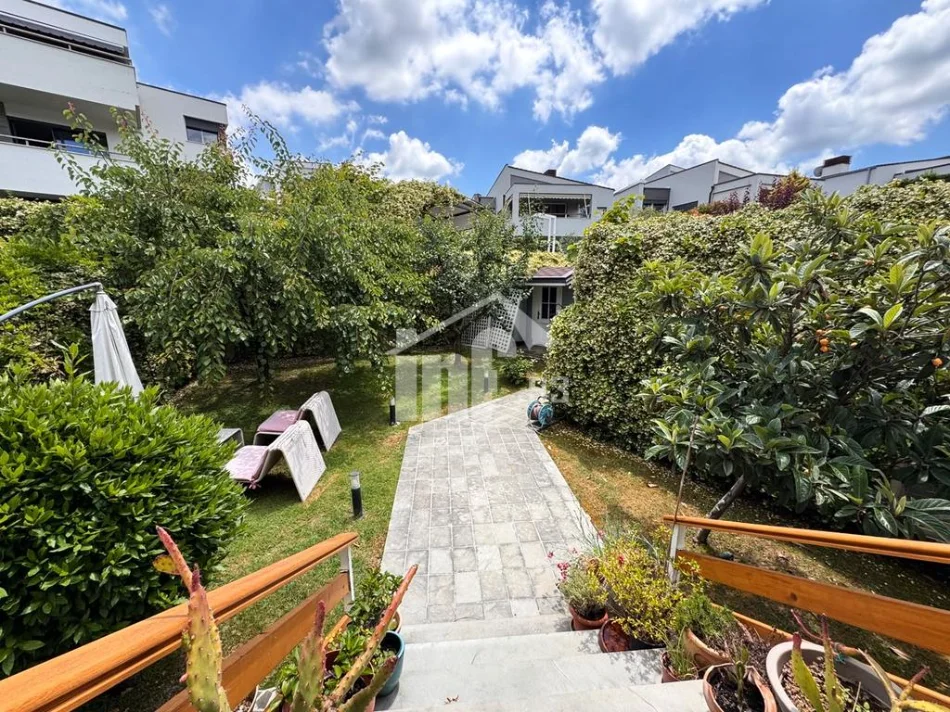 Tirane, jepet me qera Vile 2 Katshe , 249 m² 2.500 € ("LONG HILLS" RESIDENCE, 500 M NGA TEG)