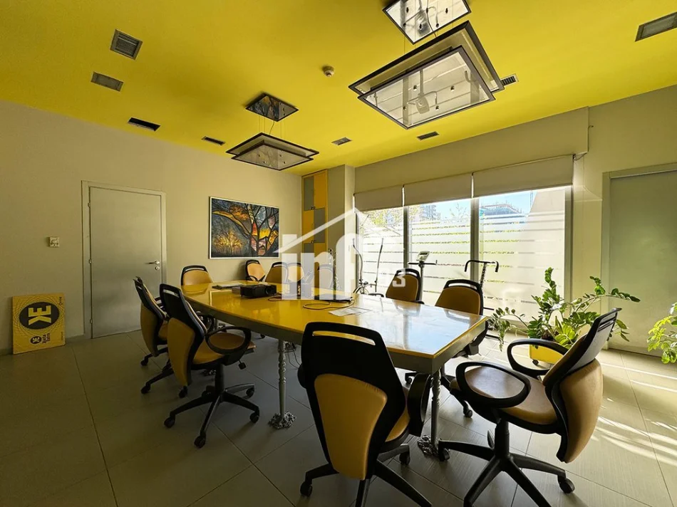 Tirane, jepet me qera zyre Kati 2, 916 m² 18.000 € (RRUGA E “KAVAJËS”)