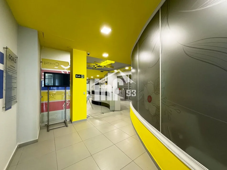 Tirane, jepet me qera zyre Kati 2, 916 m² 18.000 € (RRUGA E “KAVAJËS”)