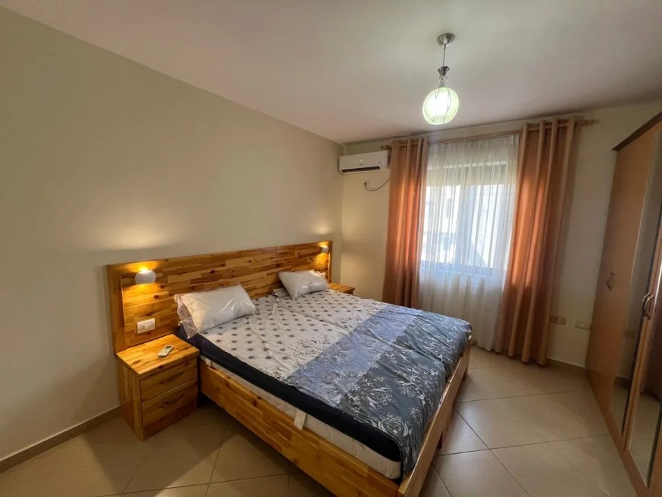 Tirane, jepet me qera apartament 1+1 Kati 2, 60 m² 500 euro (Stacioni I Trenit)