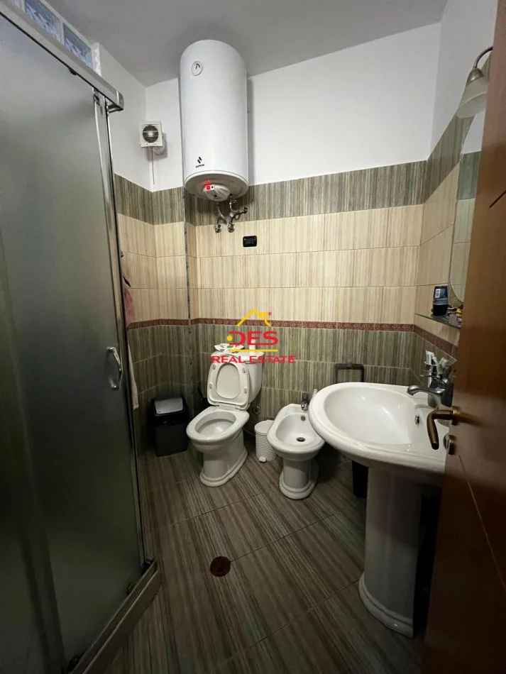 Vlore, shitet apartament 2+1+Ballkon Kati 3, 105 m² 140.000 € (Rruga Enver Jaho)