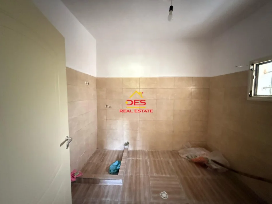 Vlore, shitet shtepi 2+1+Ballkon Kati 0, 128 m² 155.000 € (Rruga Mis Durhan)