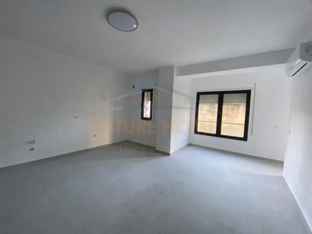 Durres, jepet me qera apartament 1+1+BLK Kati 3, 65 m² 500 Euro (Vollga)