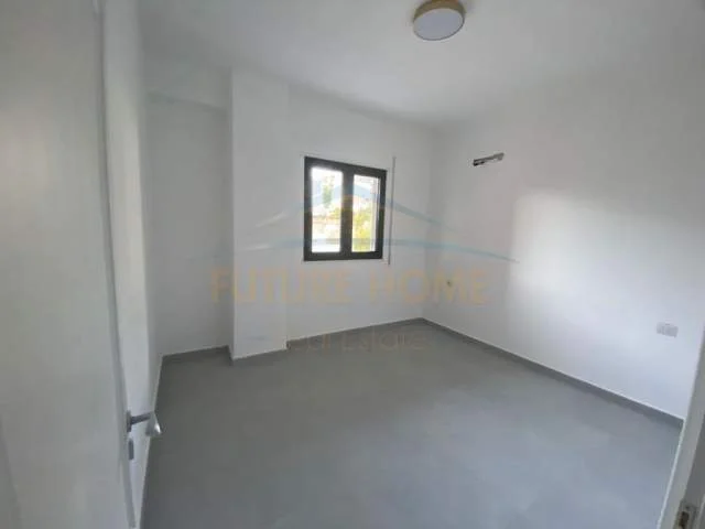 Durres, jepet me qera apartament 1+1+BLK Kati 3, 65 m² 500 Euro (Vollga)