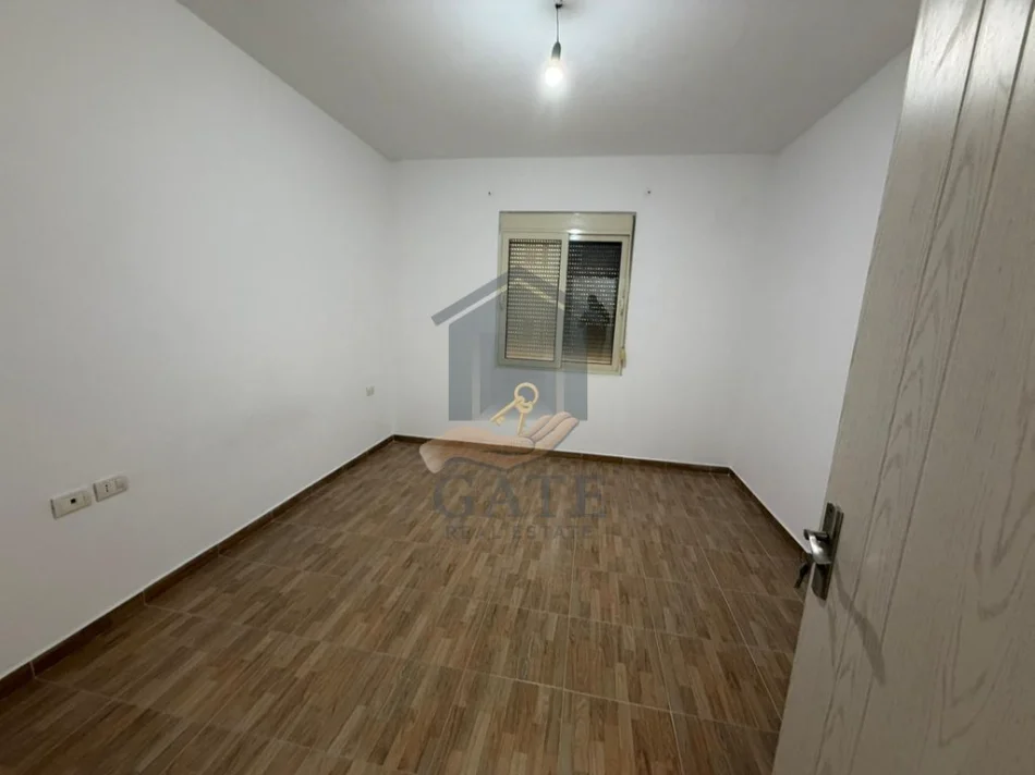 Durres, shitet apartament 2+1 Kati 5, 116 m² 137.000 € (Ish Rajoni)