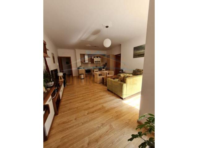 Tirane, jepet me qera apartament 2+1+BLK Kati 5, 125 m² 700 Euro (Rruga e Bogdaneve)