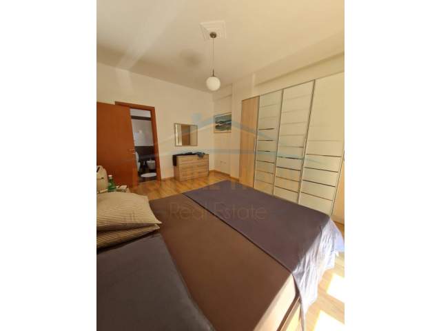 Tirane, jepet me qera apartament 2+1+BLK Kati 5, 125 m² 700 Euro (Rruga e Bogdaneve)