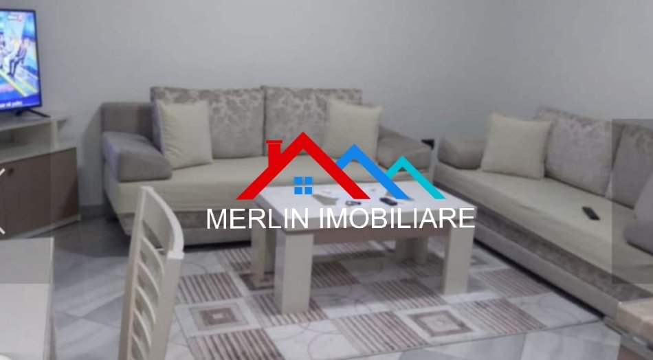 Tirane, jepet me qera apartament 1+1+Ballkon Kati 5, 60 m² 400 € (RRUGA MEMO META)
