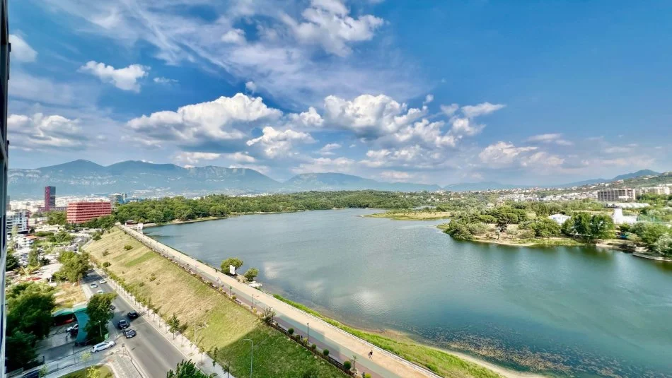 Tirane, jepet me qera apartament 1+1+Aneks+Ballkon Kati 9, 68 m² 1.300 € (Liqeni Artificial Tirane Rezidenca Lake View)