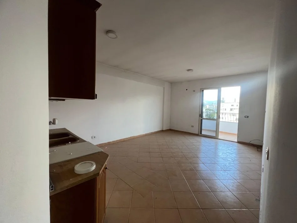 Tirane, shes apartament 2+1+Aneks+Ballkon Kati 9, 95 m² 175.000 € (KOMUNA E PARISIT)