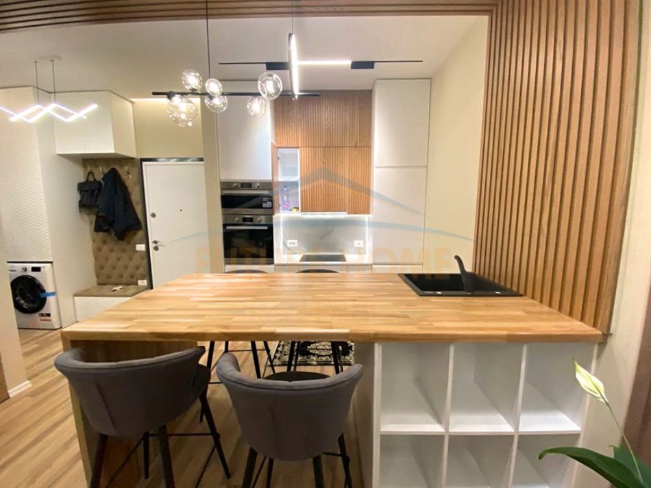Tirane, jepet me qera apartament 1+1 Kati 5, 70 m² 800 € (RRUGA E KAVAJES ,SQUARE 21)