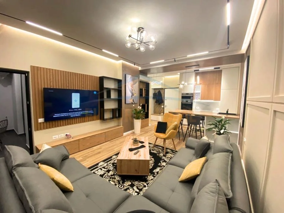 Tirane, jepet me qera apartament 1+1+Ballkon Kati 5, 70 m² 800 € (Kompleksi Square 21)