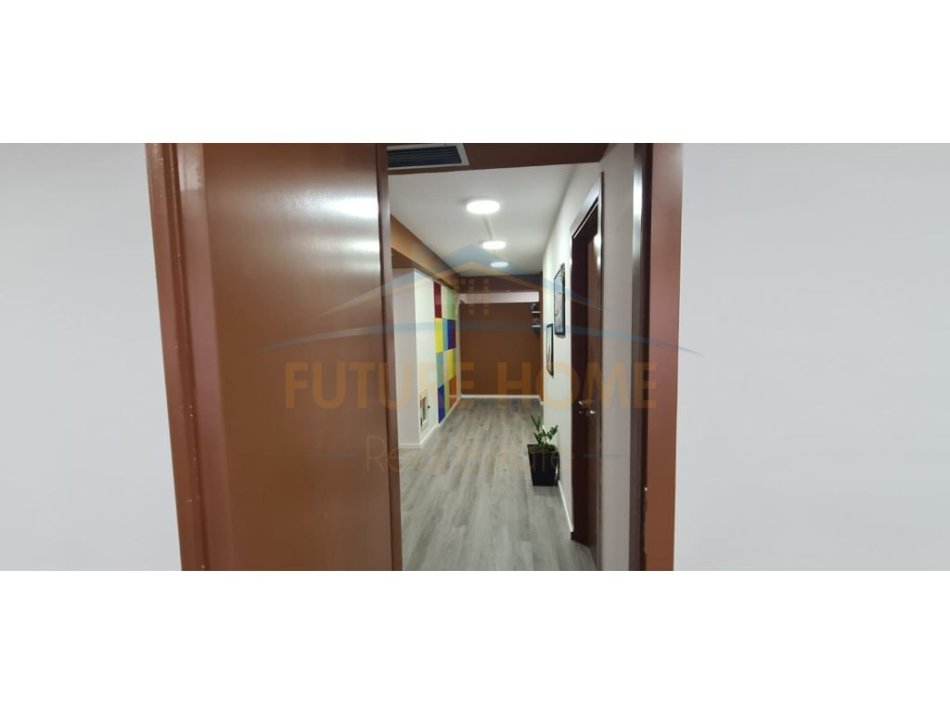 Shqiperi, jap me qera ambjent biznesi Kati 1, 194 m² 3.500 € (petro Nini)