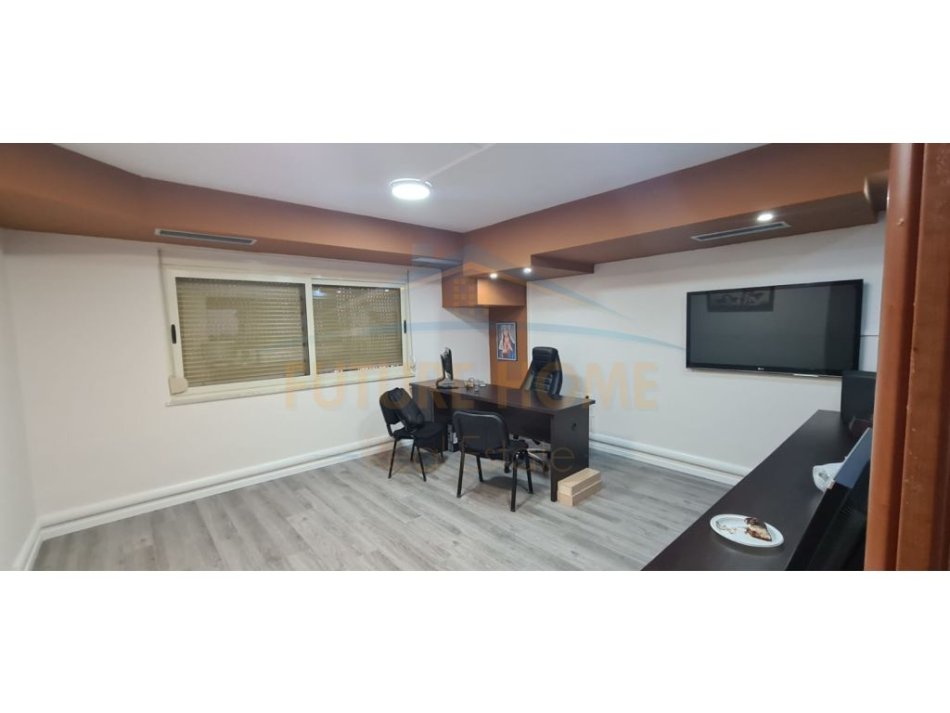 Shqiperi, jap me qera ambjent biznesi Kati 1, 194 m² 3.500 € (petro Nini)