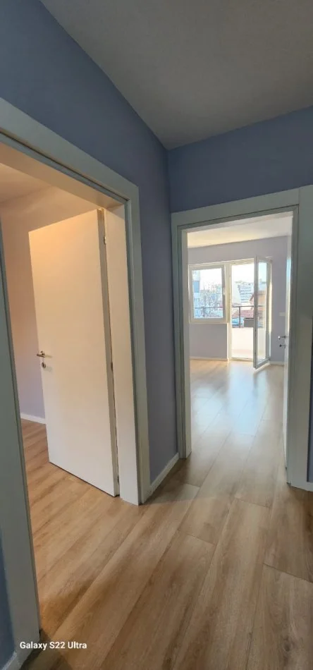 Tirane, jepet me qera apartament 2+1+Ballkon Kati 4, 90 m² 500 € (Pazari i Ri)