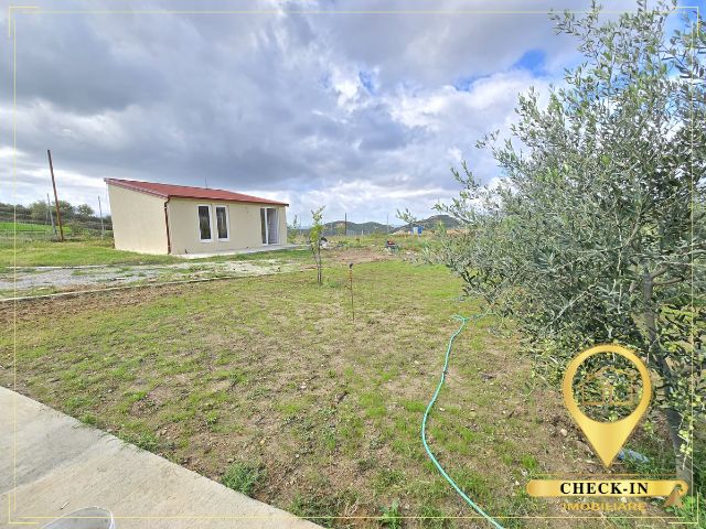 Tirane, jepet me qera shtepi 1 Katshe Kati 0, 50 m² 300 € (Priske e Madhe)