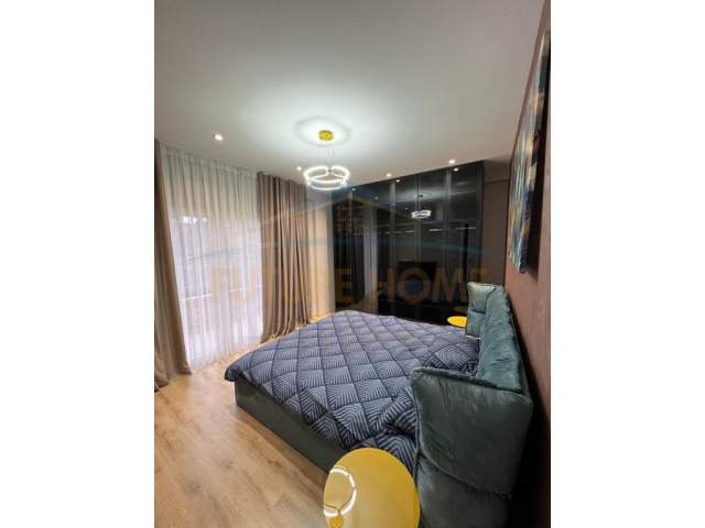 Tirane, shitet apartament 3+1+BLK Kati 1, 151 m² 256.000 Euro (Liqeni farkes)