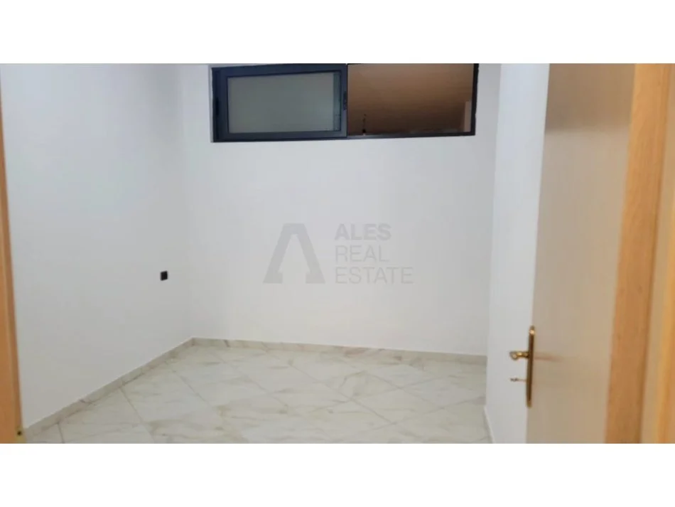 Tirane, jepet me qera apartament 2+1 Kati 1, 105 m² 380 € (astir)