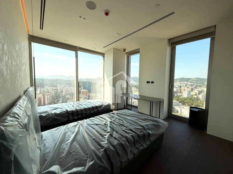 Tirane, jepet me qera apartament 2+1 , 150 m² 2.800 € (“DOWNTOWN ONE”, BULEVARDI “BAJRAM CURRI”)
