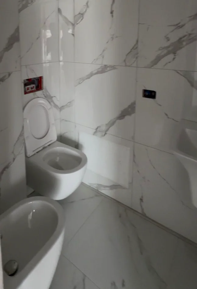 Tirane, shitet apartament+verande | Penthouse 2+1+Ballkon Kati 4, 84 m² 176.000 € (Rruga Ali Demi)