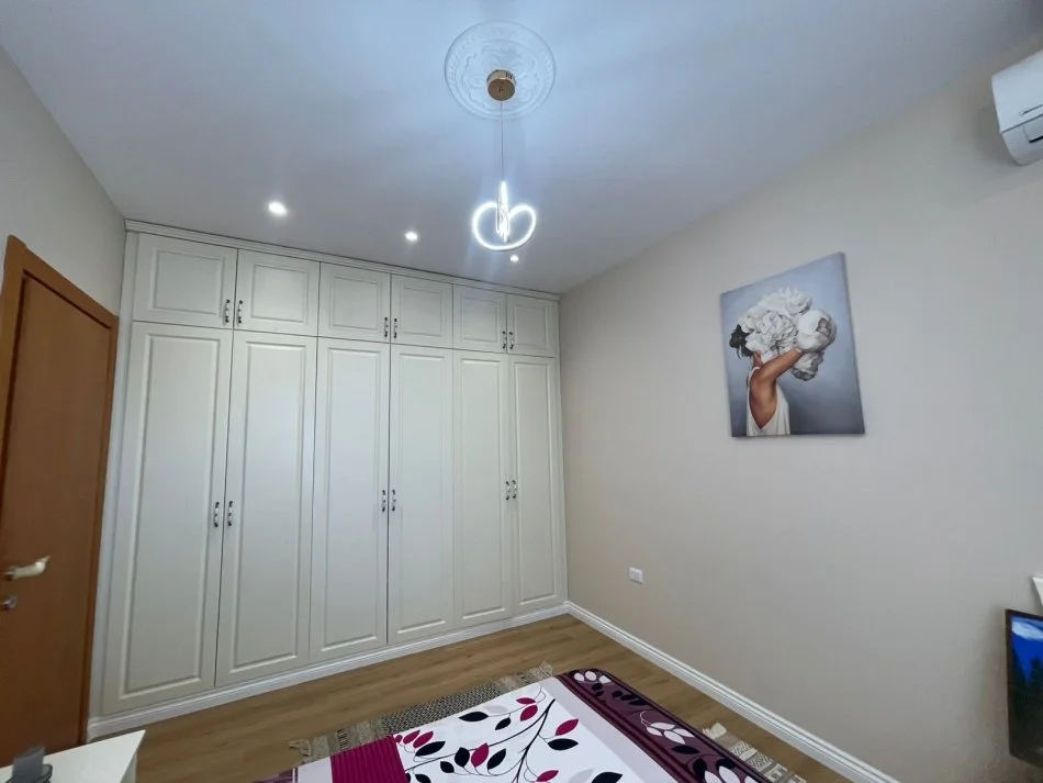 Tirane, jepet me qera apartament 1+1 Kati 6, 650 € (Perball Delijorgjit)