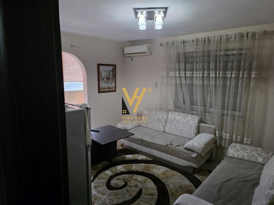 Tirane, jepet me qera apartament 1+1+Ballkon Kati 3, 70 m² 420 € (BRRYL)