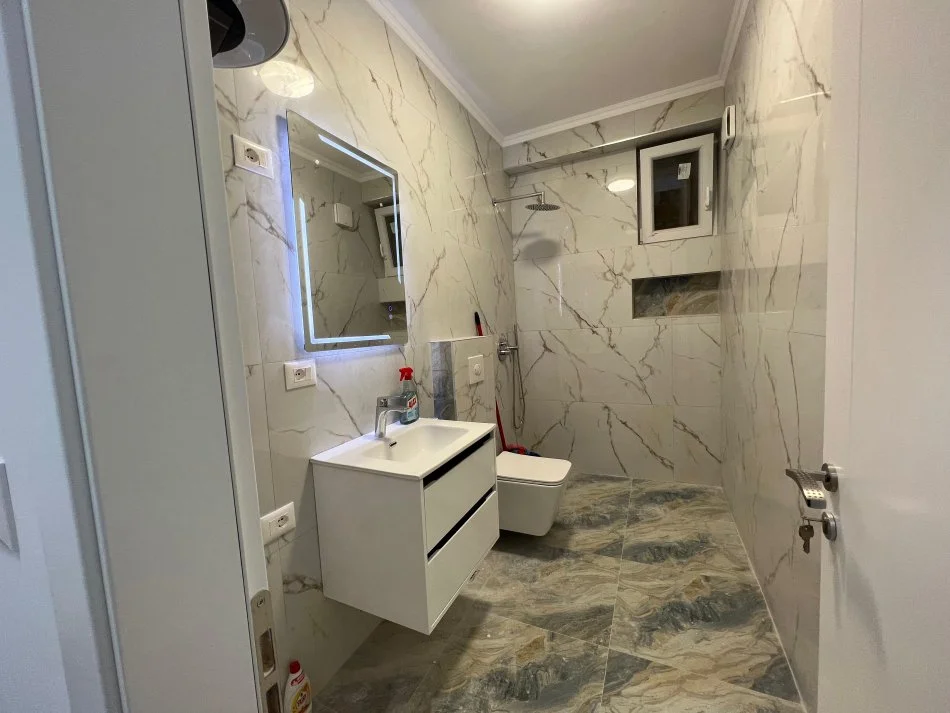 Tirane, shes apartament 1+1+Aneks+Ballkon Kati 4, 63 m² 119.000 € (Kopshti Botanik)