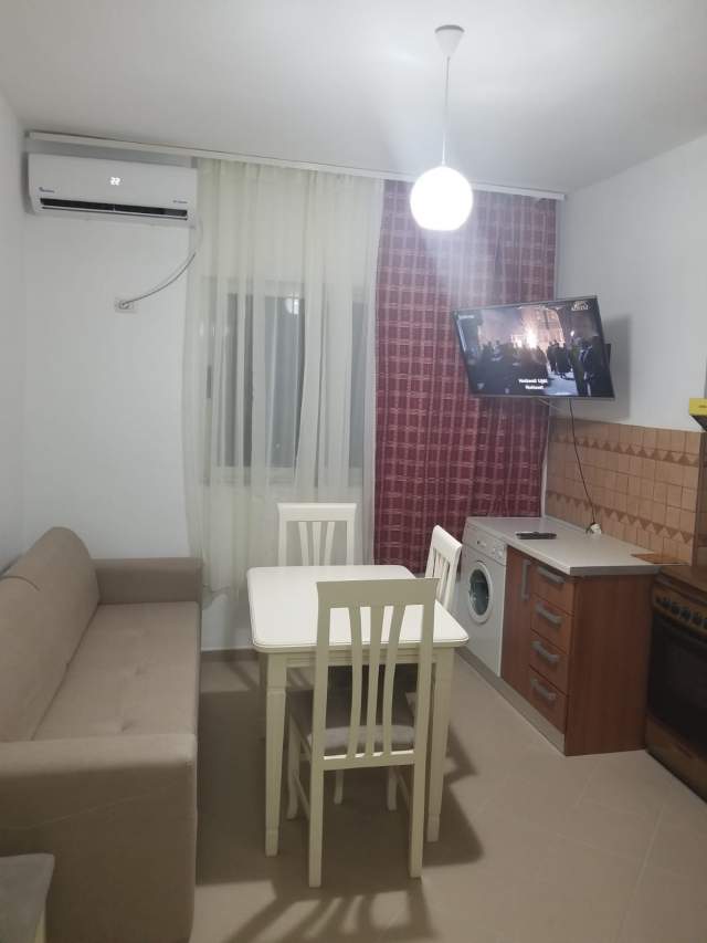 Tirane, jepet me qera apartament 2+1+BLK Kati 10, 70 m² 450 Euro (shkolla Qazim Turdiu)