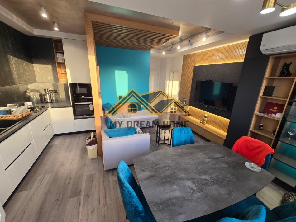 Durres, shitet apartament 1+1 Kati 9, 75 m² 140.000 € 
