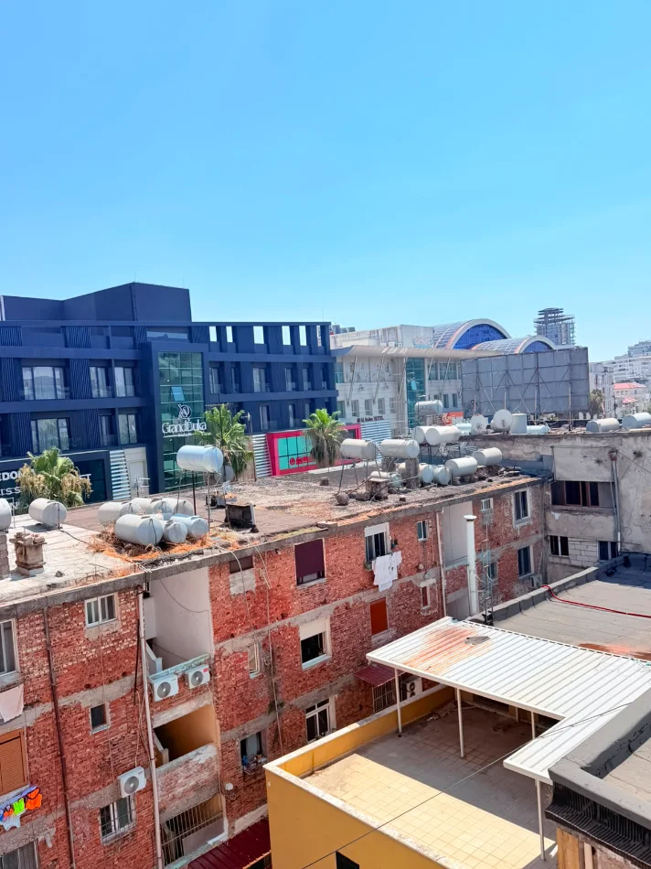 Durres, jepet me qera 3+1+Ballkon Kati 3, 160 m² 600 € (Rruga Egnatia,Durres)