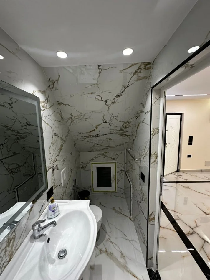 Shqiperi, jepet me qera ambjent biznesi Kati 1, 80 m² 1.000 € (RRUGA E ELBASANIT)