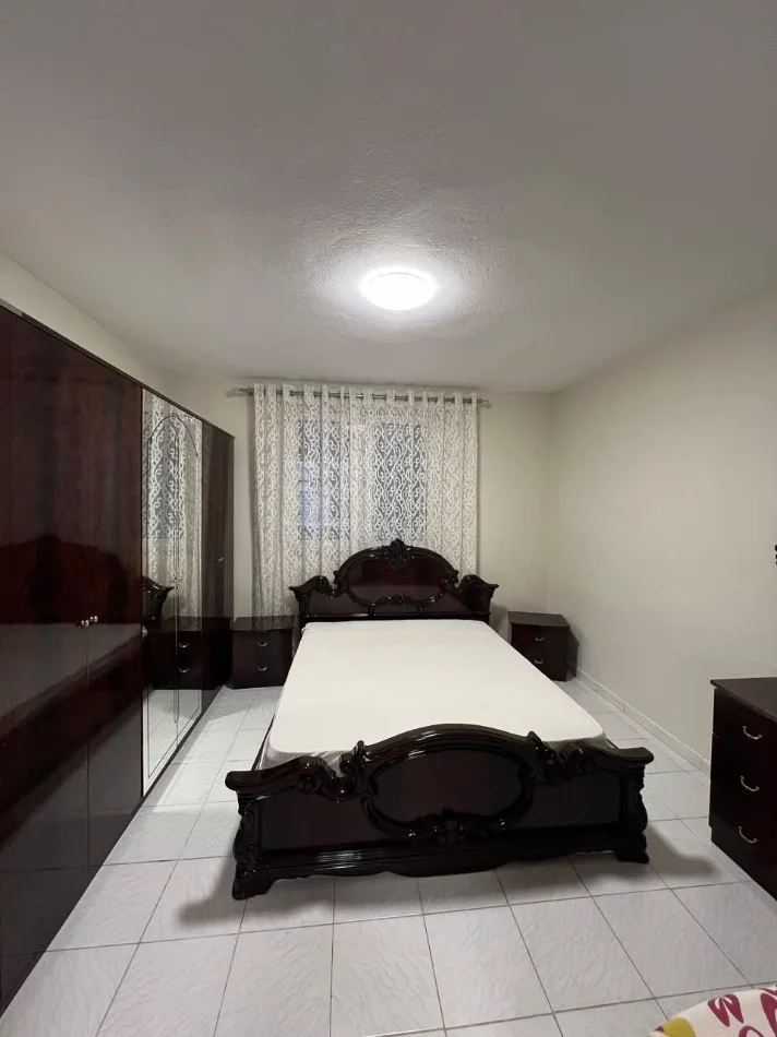 Tirane, jepet me qera apartament 2+1 Kati 1, 104 m² 530 € (gjimnazi cajupi)