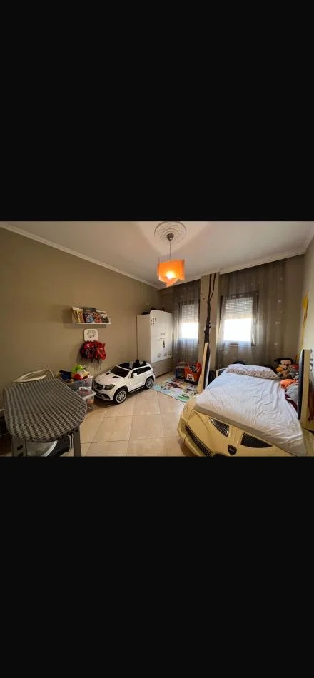 Tirane, jepet me qera apartament 2+1 Kati 5, 117 m² 600 € 