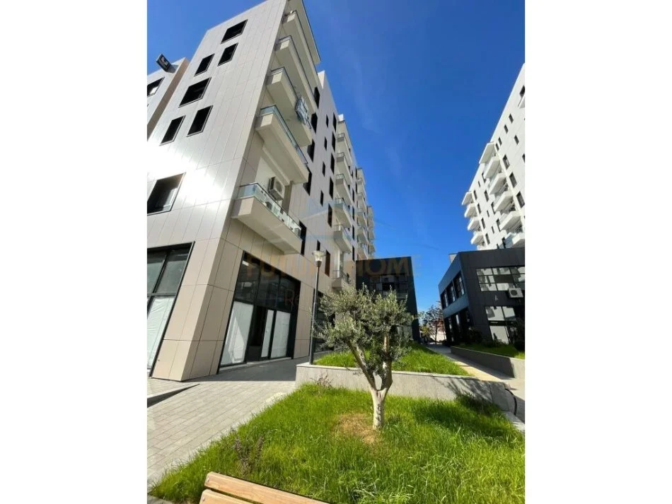 Tirane, jepet me qera apartament 2+1 Kati 1, 103 m² 600 € (Porcelan)