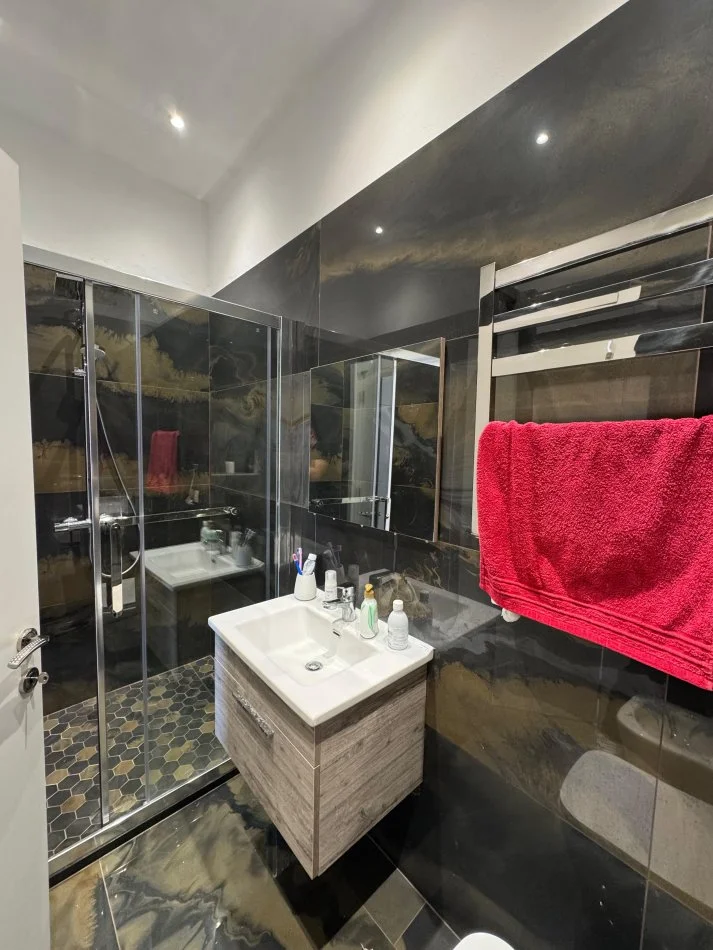 Tirane, shitet apartament 2+1 Kati 0, 119 m² 218.000 € (rruga bill klinton)