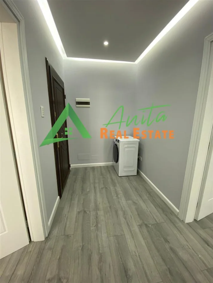 Tirane, jepet me qera apartament 1+1+Ballkon Kati 8 70 m² 550 € (Rruga e Kavajes