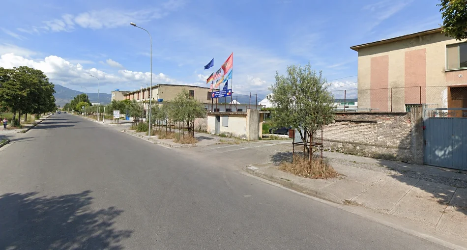 Shkoder, jepet me qera ambjent biznesi Kati 1, 1.000 m² 2.000 € (Rruga “Inxh. Gjovalin Gjadri”, Shkodër)