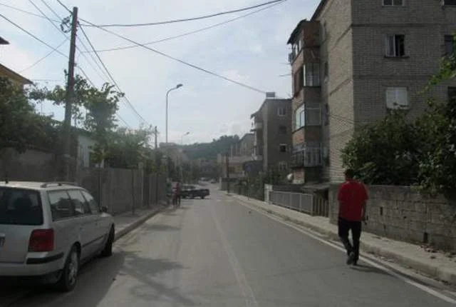 Tirane, Kamez, Shitet Apartament 75 m², 2+1, Kati 3, Cmimi Fillestar 3.200.000 Leke ("Llambi Bonata")