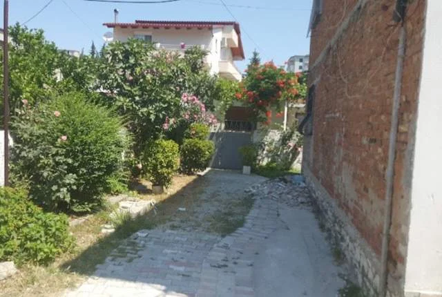 Fier, Shitet Truall 260 m², Cmimi Fillestar 952.000 Leke (Lagjja “Liri Gero”)