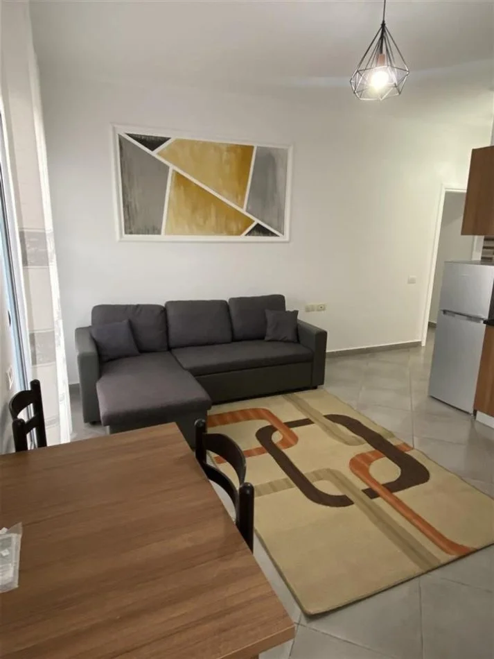 Tirane, jepet me qera apartament 1+1+Ballkon Kati 8, 70 m² 400 € (Ne Astir)