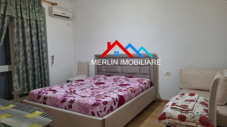 Tirane, jepet me qera apartament 2+1+Ballkon Kati 3, 74 m² 600 € (RRUGA E DURRESIT)