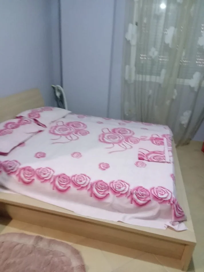 Durres, jepet me qera apartament 1+1+Ballkon Kati 2, 73 m² 300 € 